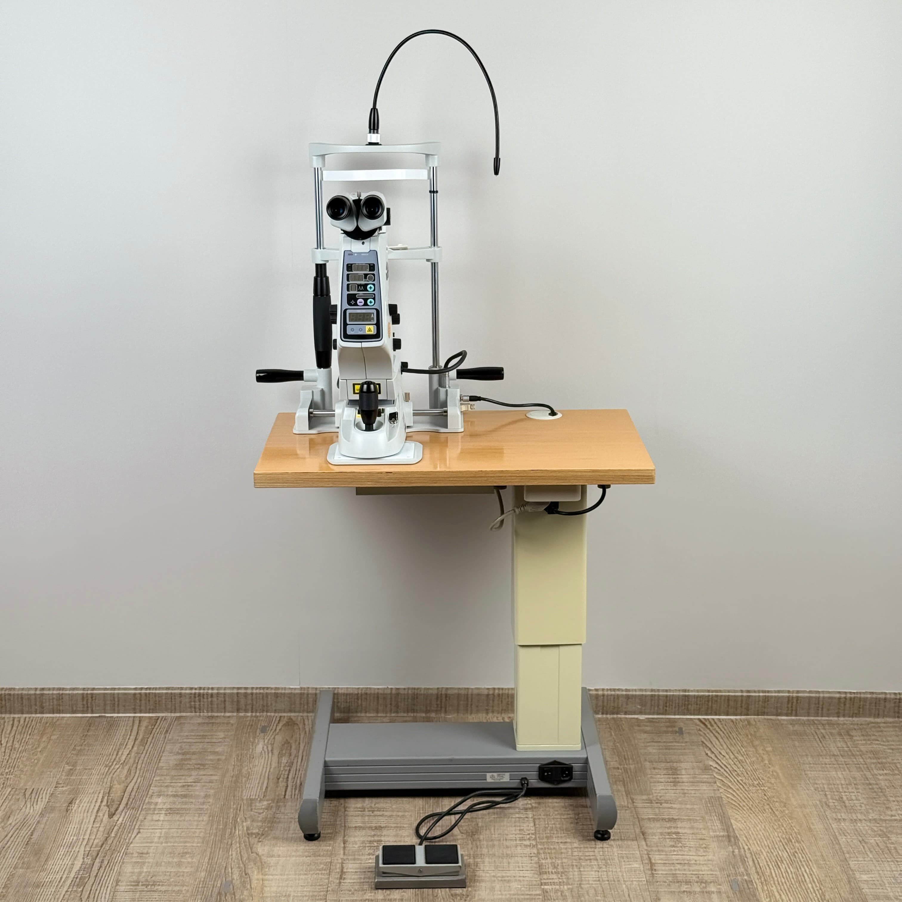Nidek YC-1800 YAG-Laser · Ansicht 1