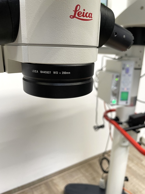 OP-Mikroskop Leica M844 auf Stativ  F40 G23212