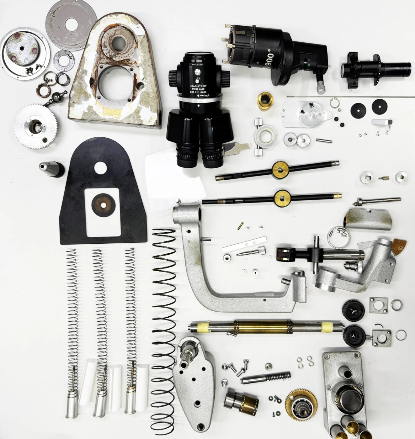 Technischer Service in der Werkstatt von Optic-Handel